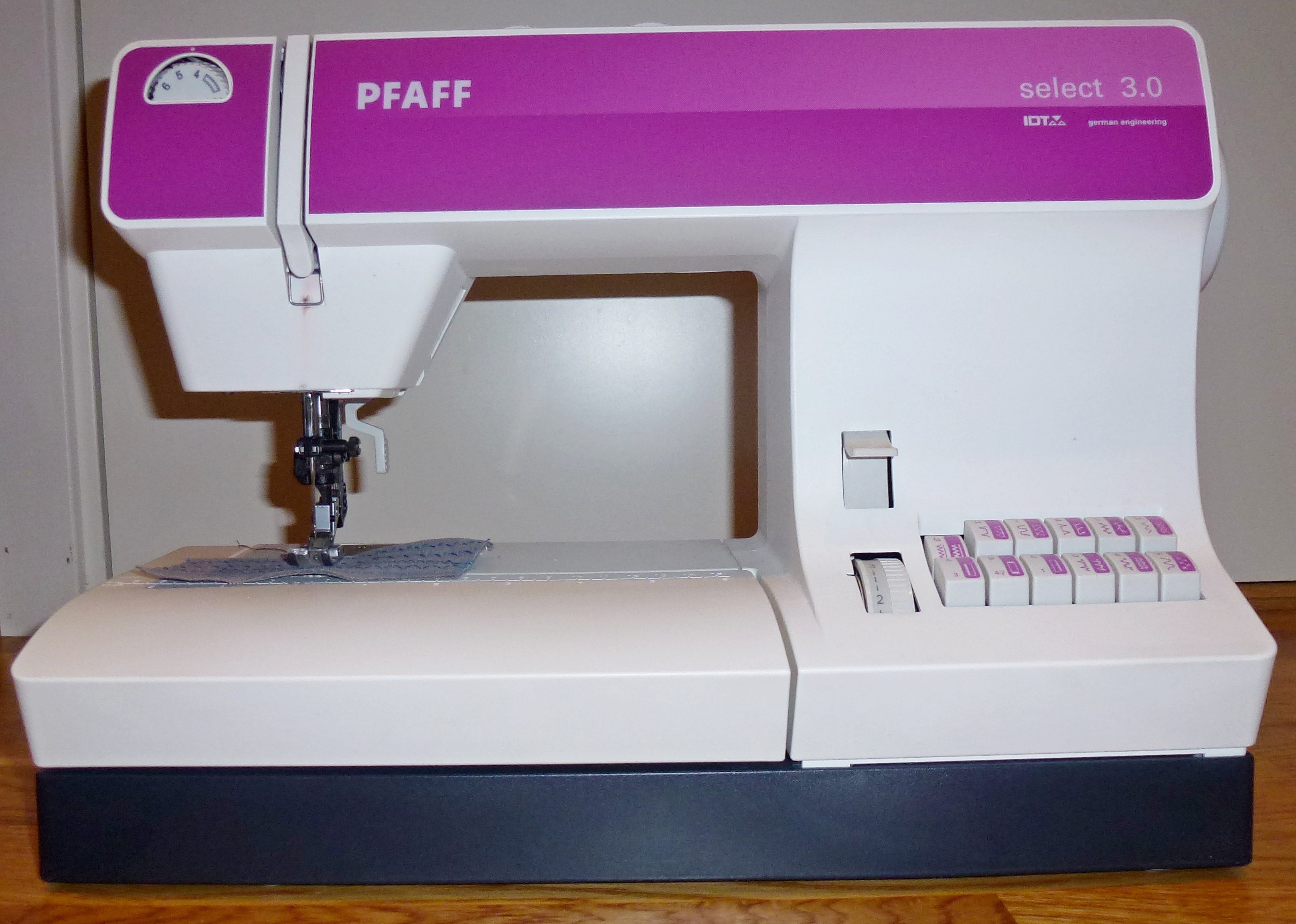 Купить швейную машинку пфафф. Pfaff select 3.0. Швейная машинка Pfaff select. Пфафф Селект 1536. Pfaff select 1538.